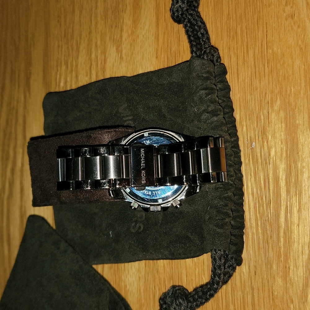 Watch - Picture 2 of 2